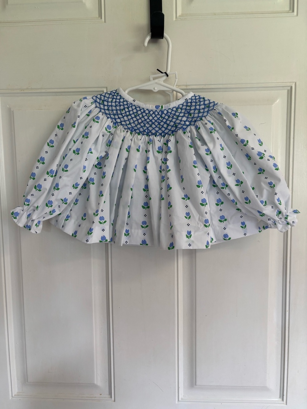 3/6M Beaufort Bonnet Company blue/white Georgetown Tulip Smocked Bloomer Set.